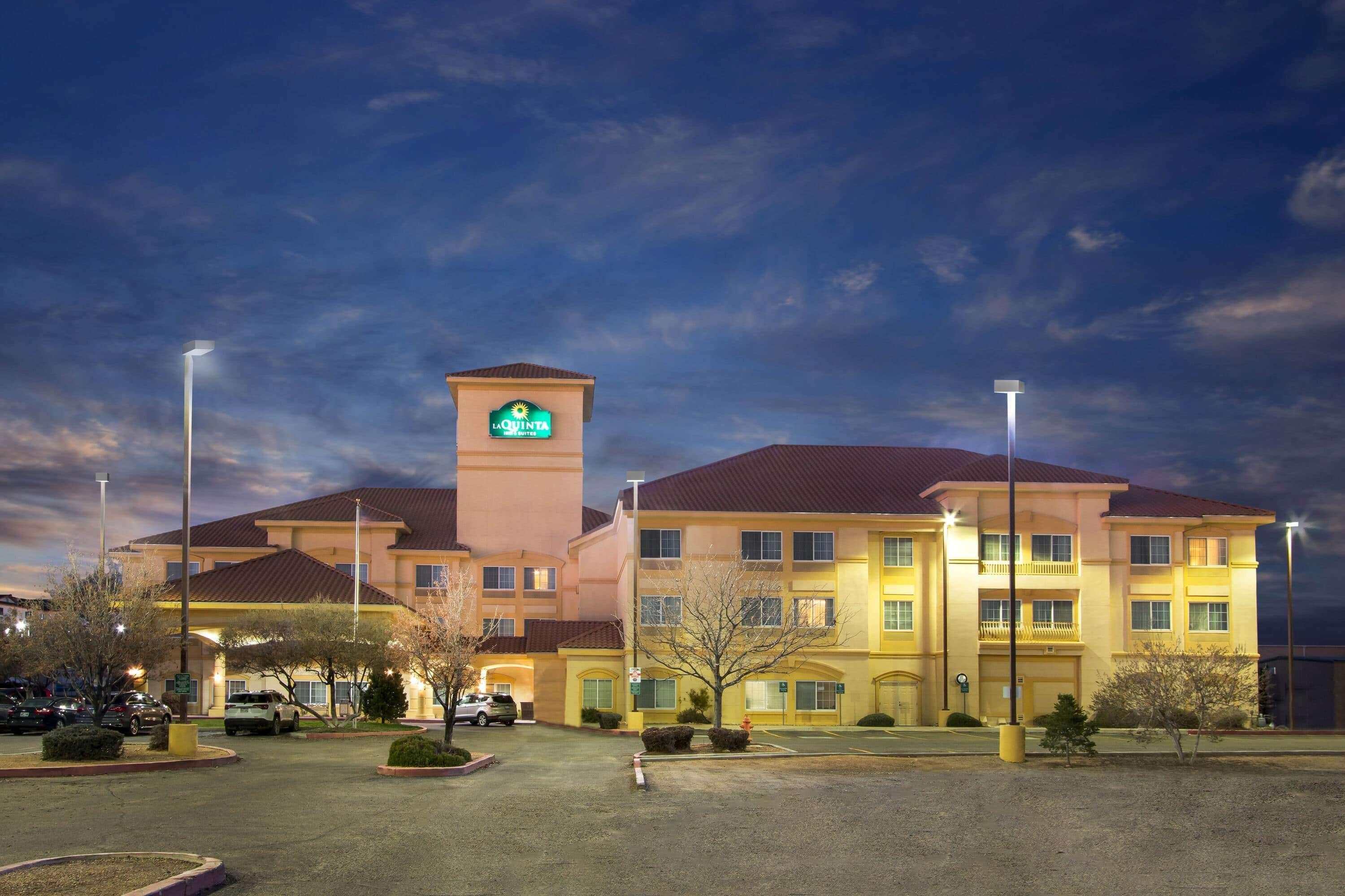 La Quinta Inn & Suites By Wyndham Albuquerque Midtown Экстерьер фото