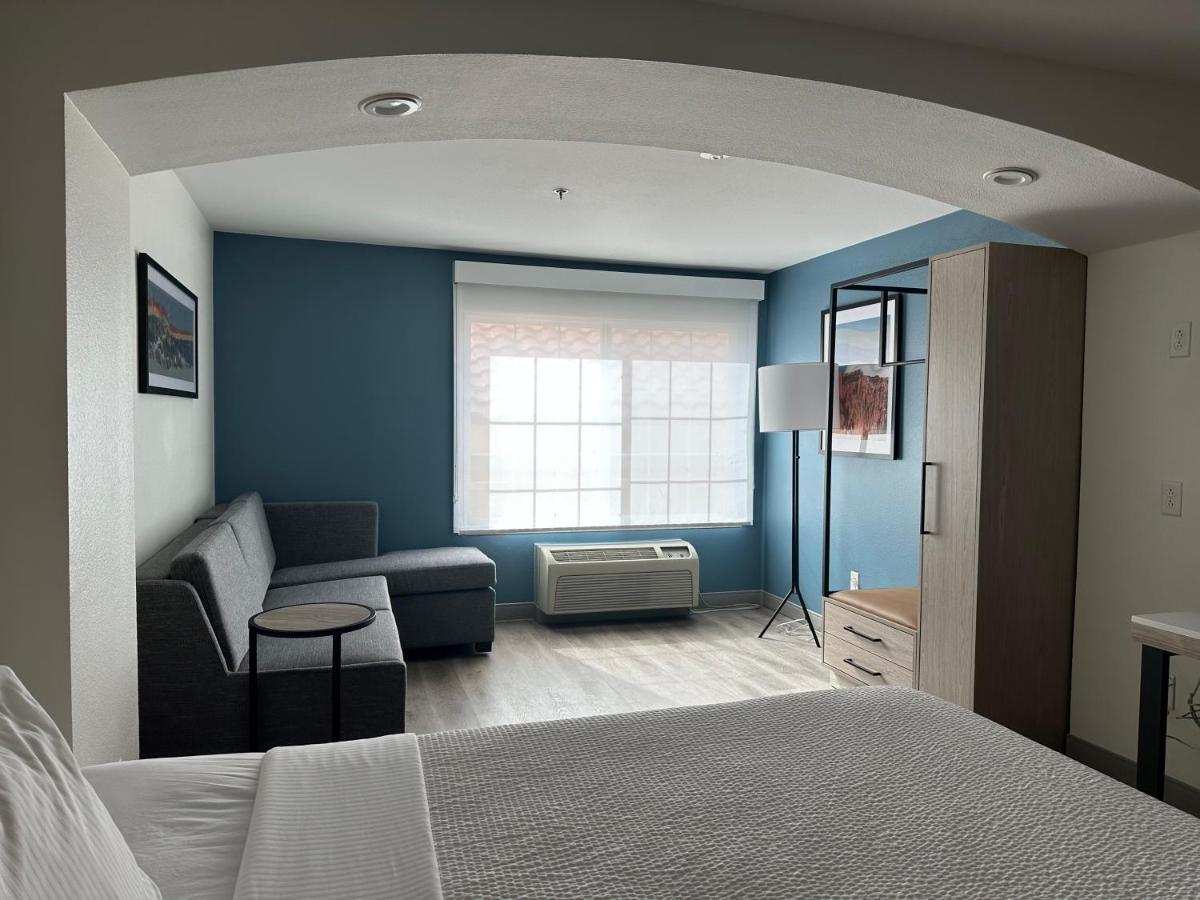 La Quinta Inn & Suites By Wyndham Albuquerque Midtown Экстерьер фото