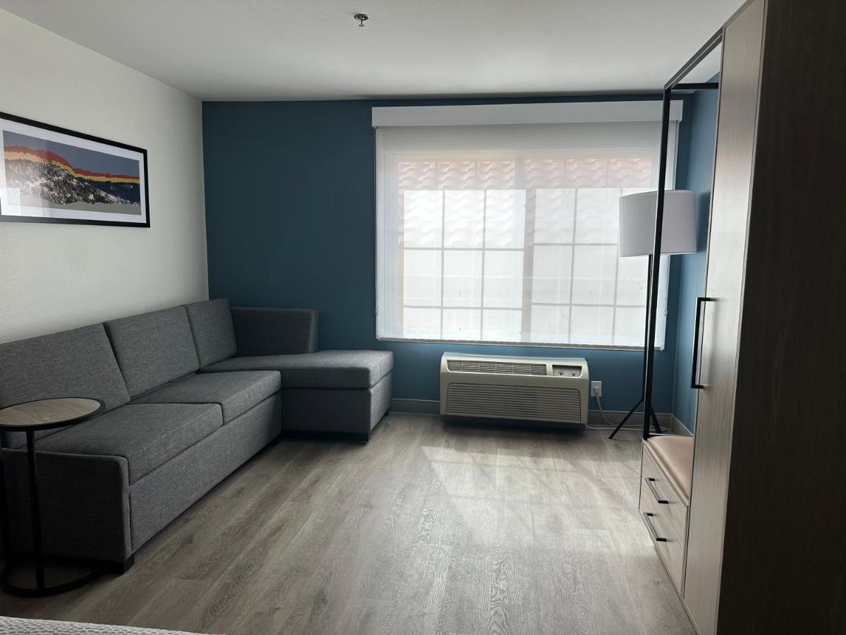 La Quinta Inn & Suites By Wyndham Albuquerque Midtown Экстерьер фото