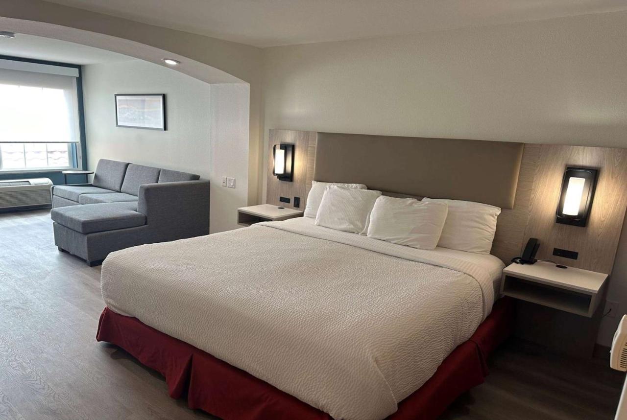La Quinta Inn & Suites By Wyndham Albuquerque Midtown Экстерьер фото
