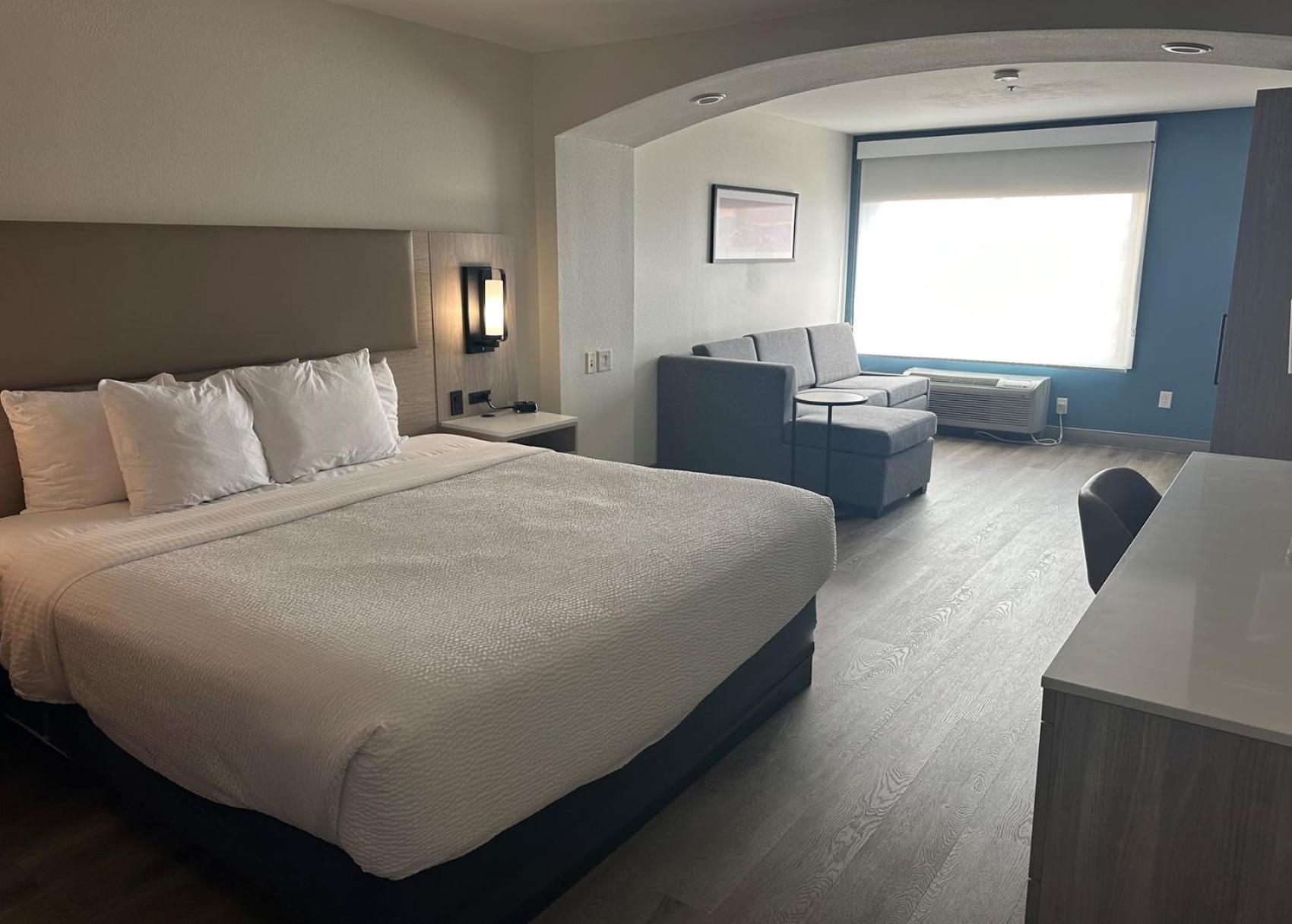 La Quinta Inn & Suites By Wyndham Albuquerque Midtown Экстерьер фото